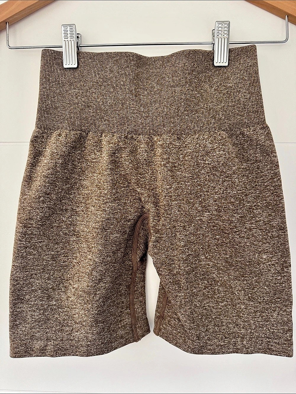 NVGTN Contour Seamless Shorts High Waist Shorts in Brown